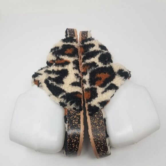 NWOT CUTE FURRY LEOPARD PRINT SANDALS WITH BUCKLES. MULTIPLE SIZES. - Picture 10 of 16